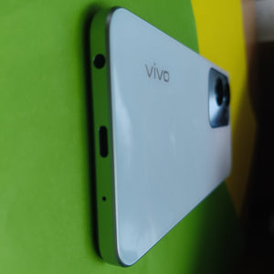 CELULAR VIVO Y18 V2333 256 GB 8 GB RAM (SEMINUEVO)