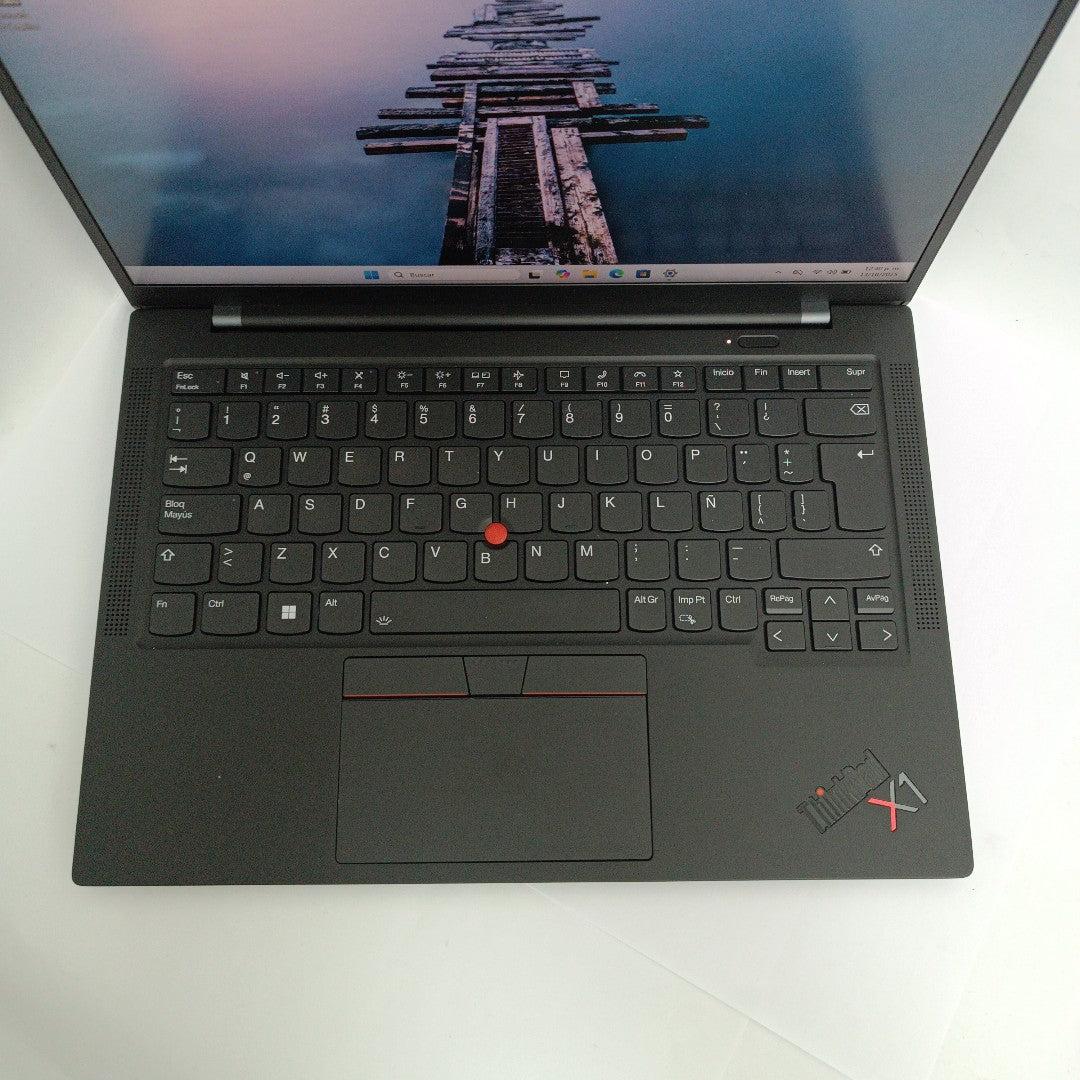 LAPTOP LENOVO THINKPAD X1 CARBON 9TH GEN (2022) 512 GB SSD 16 GB RAM (SEMINUEVO)