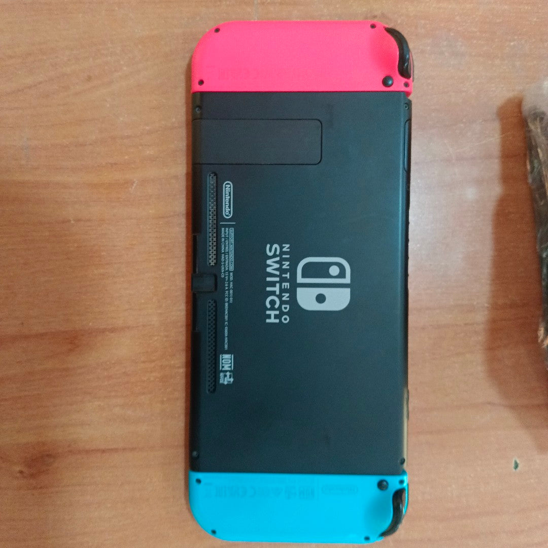 CONSOLA DE VIDEOJUEGO NINTENDO SWITCH 1.1 32 GB (SEMINUEVO)