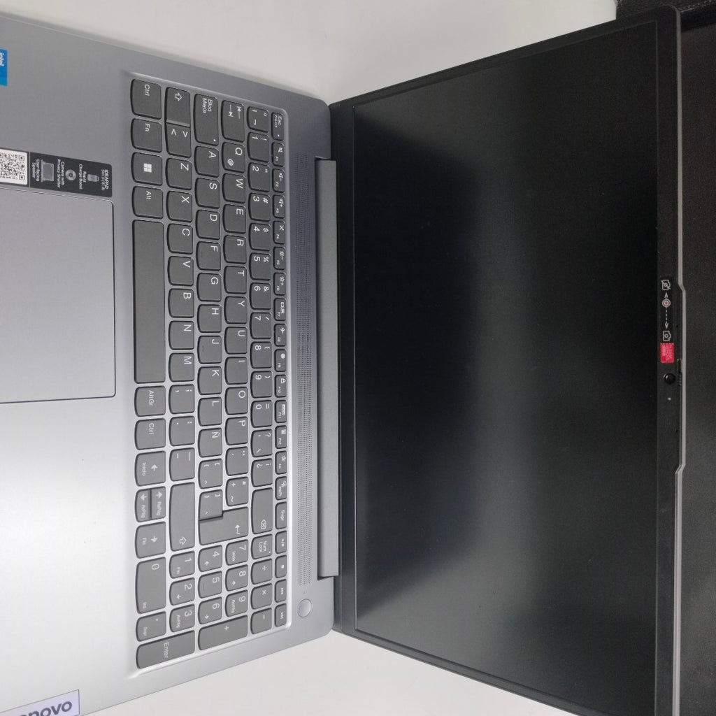 LAPTOP LENOVO IDEAPAD SLIM 3 15IAH8 (2024) 512 GB SSD 8 GB RAM (SEMINUEVO)