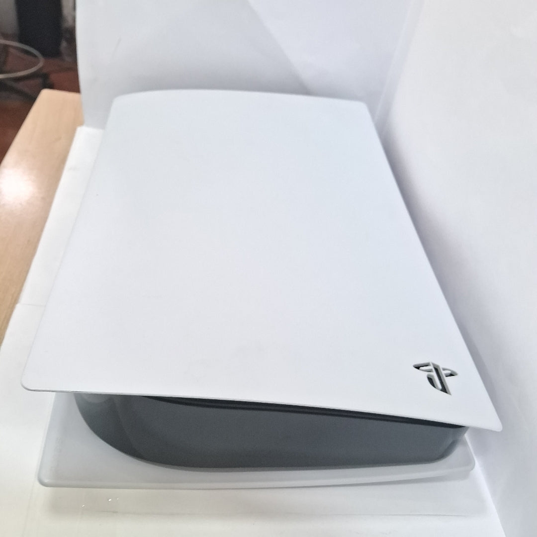 CONSOLA DE VIDEOJUEGO SONY PS5 825 SSD (SEMINUEVO)