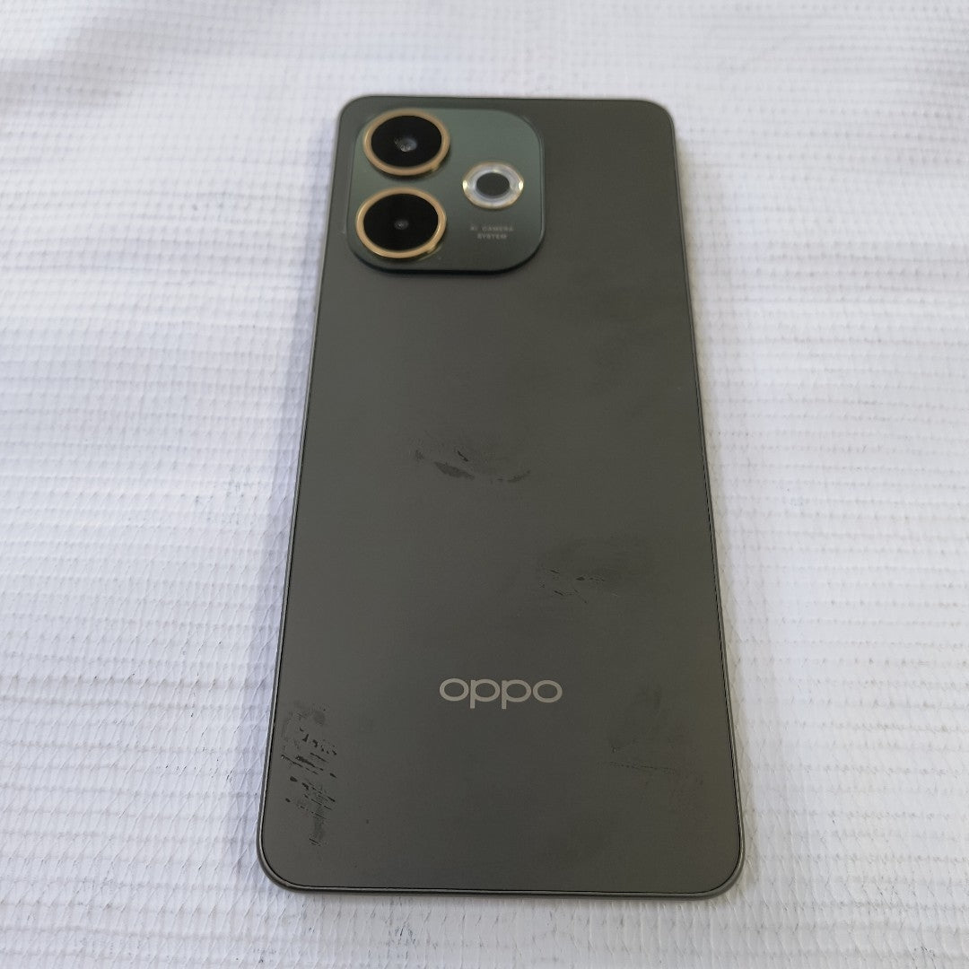 CELULAR OPPO  A5 PRO 5G CPH2695 (2025) 256 GB 8 GB RAM (SEMINUEVO)