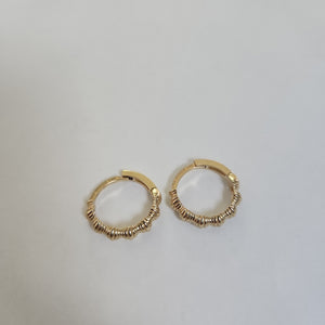 HUGGIES ORO 14K 2.8 (NUEVO)
