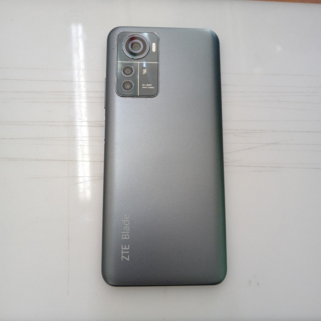 CELULAR ZTE BLADE V41 SMART A7050 (2023) 64 GB 4 GB RAM (SEMINUEVO)