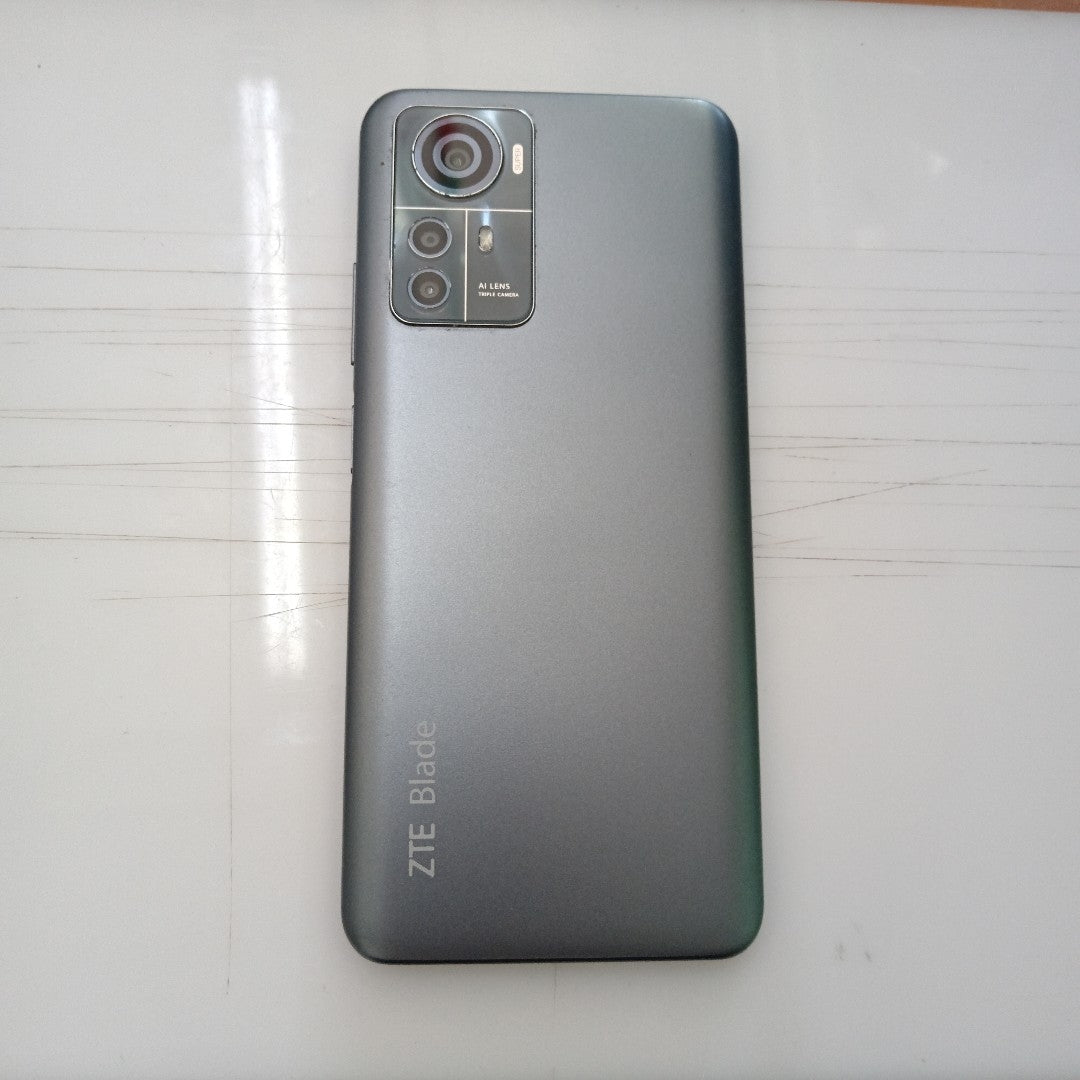 CELULAR ZTE BLADE V41 SMART A7050 (2023) 64 GB 4 GB RAM (SEMINUEVO)