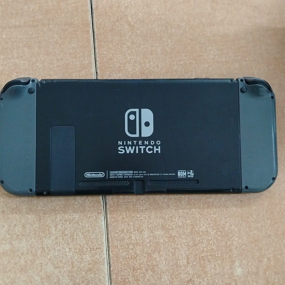 CONSOLA DE VIDEOJUEGO NINTENDO SWITCH 32 GB (SEMINUEVO)