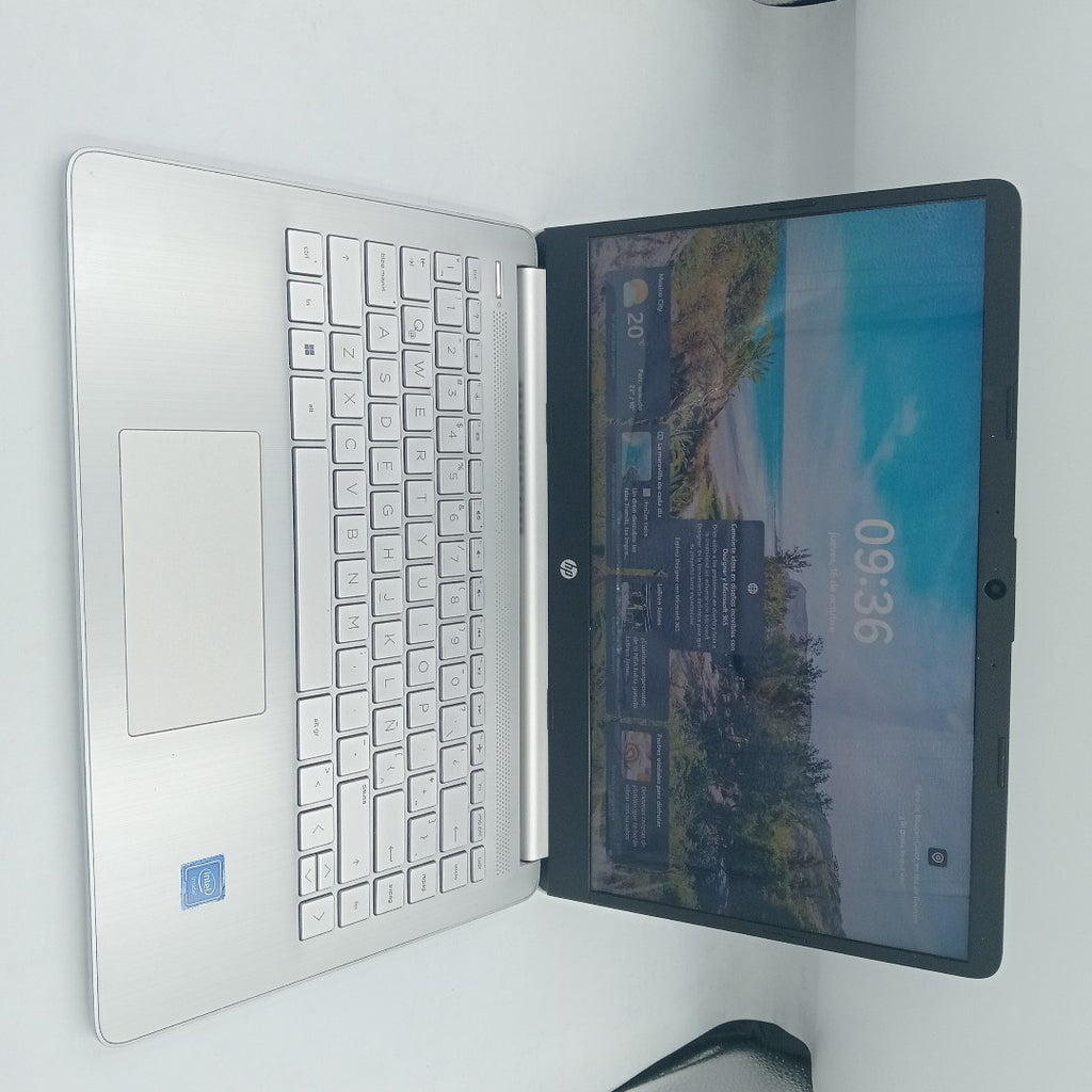 LAPTOP HP 14-DQ0527LA (2023) 256 GB SSD 8 GB RAM (SEMINUEVO)