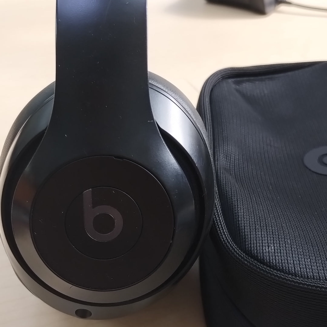 AUDIFONOS BEATS STUDIO PRO INALAMBRICO OVER EAR (SEMINUEVO)