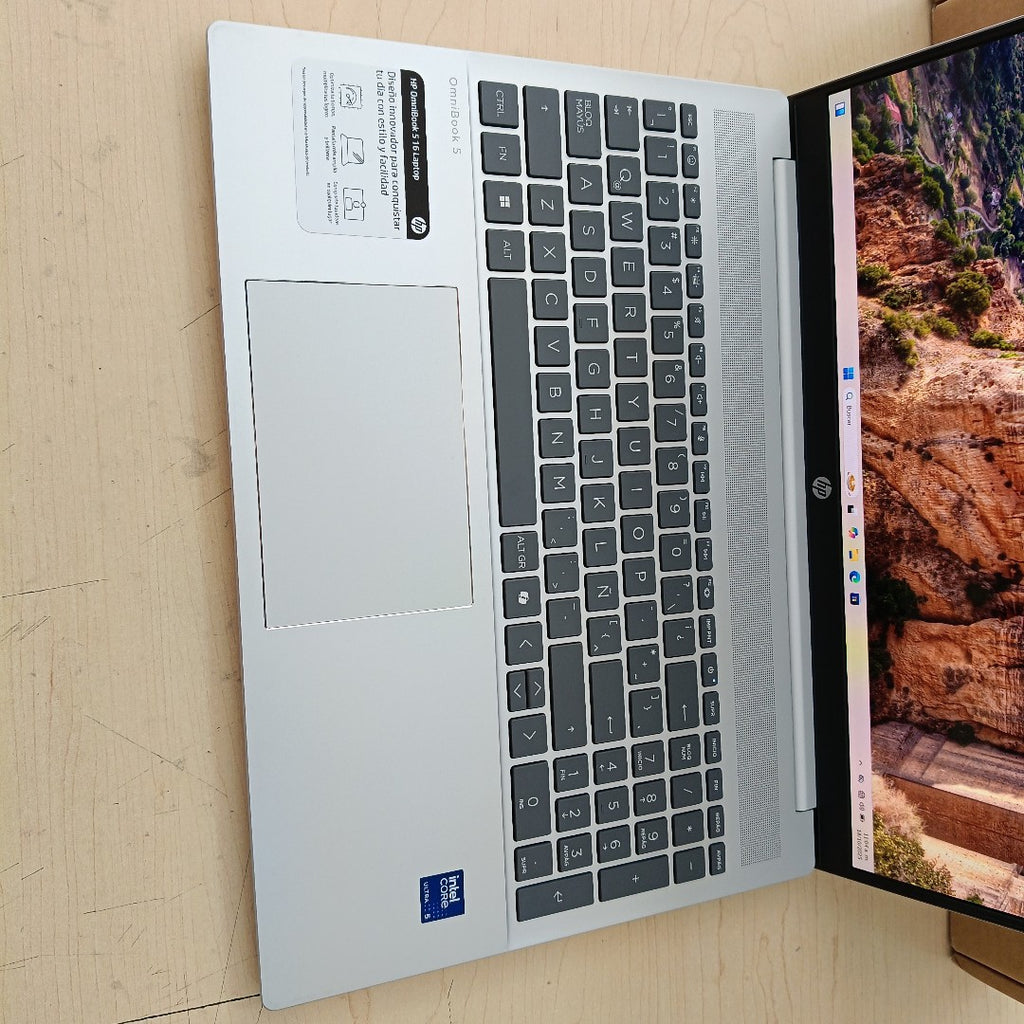 LAPTOP HP OMNIBOOK 5 AI 16-AF1050LA (2025) 1 TB SSD 16 GB RAM