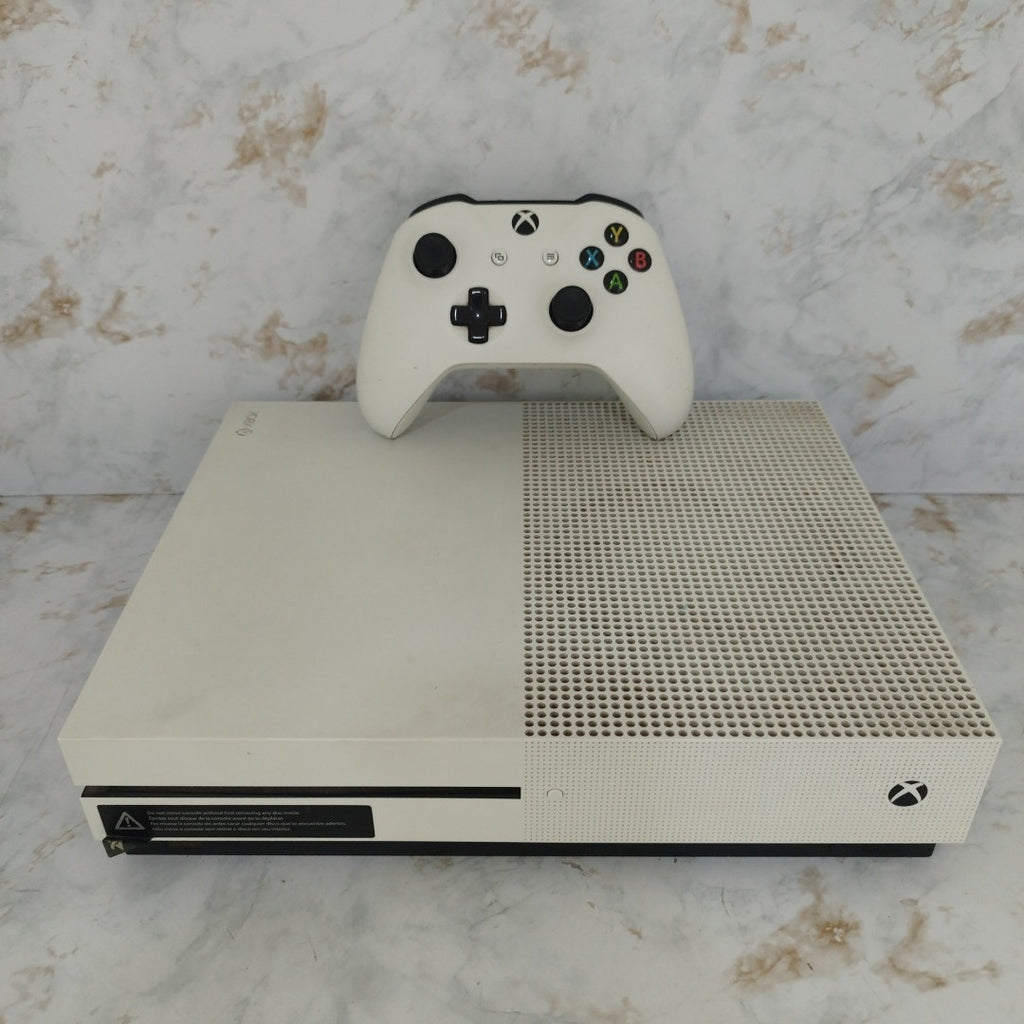 CONSOLA DE VIDEOJUEGO MICROSOFT XBOX ONE S 1 TB (SEMINUEVO)