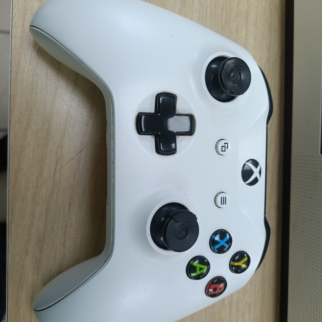 CONSOLA DE VIDEOJUEGO MICROSOFT XBOX ONE S 500 GB  (SEMINUEVO)