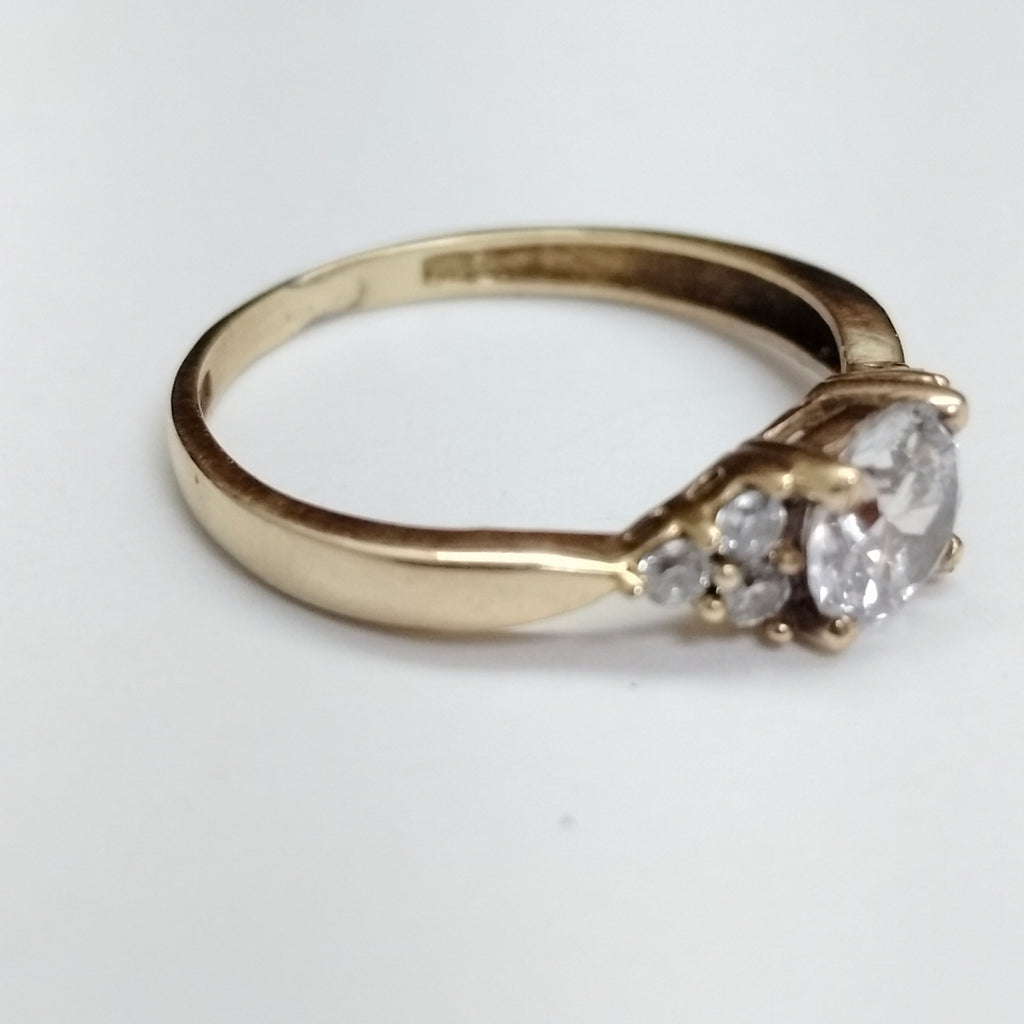 ANILLITO. ORO. 10 K 1.4 GRMS (SEMINUEVO)