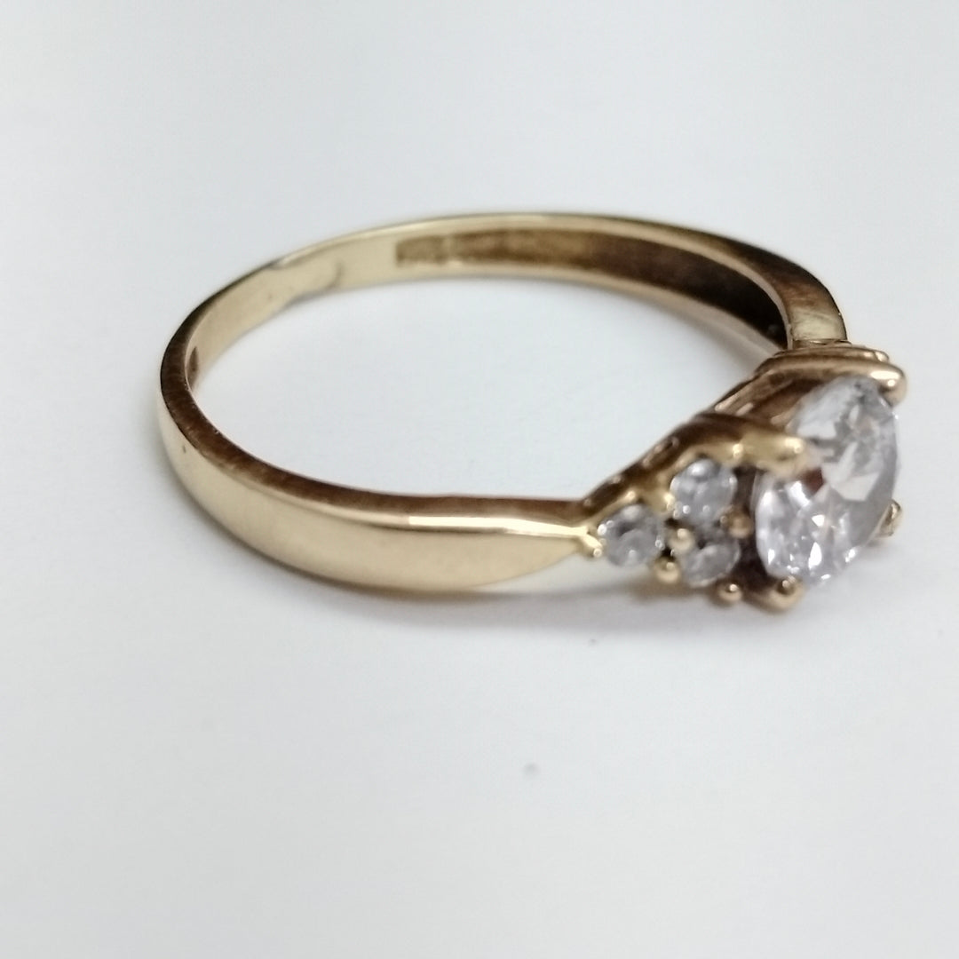 ANILLITO. ORO. 10 K 1.4 GRMS (SEMINUEVO)