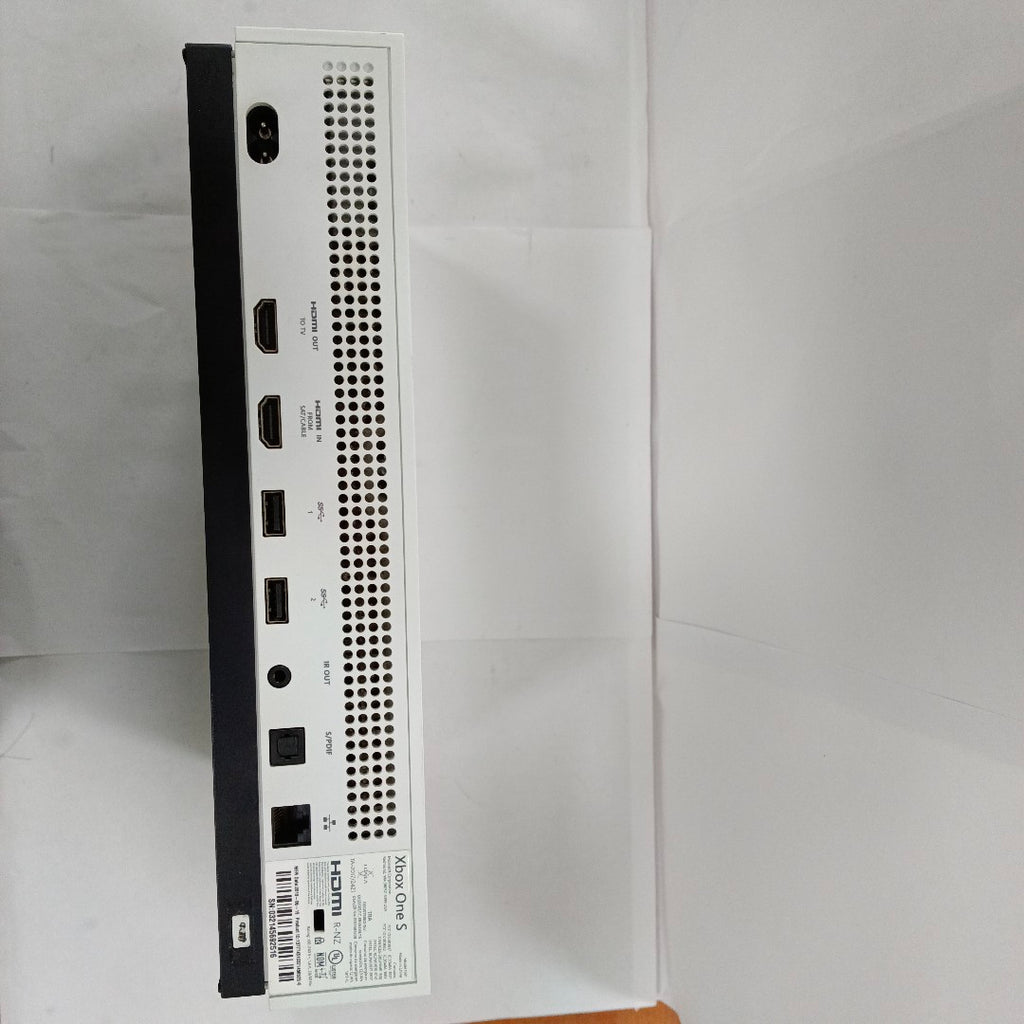 CONSOLA DE VIDEOJUEGO MICROSOFT XBOX ONE S 1 TB (SEMINUEVO)