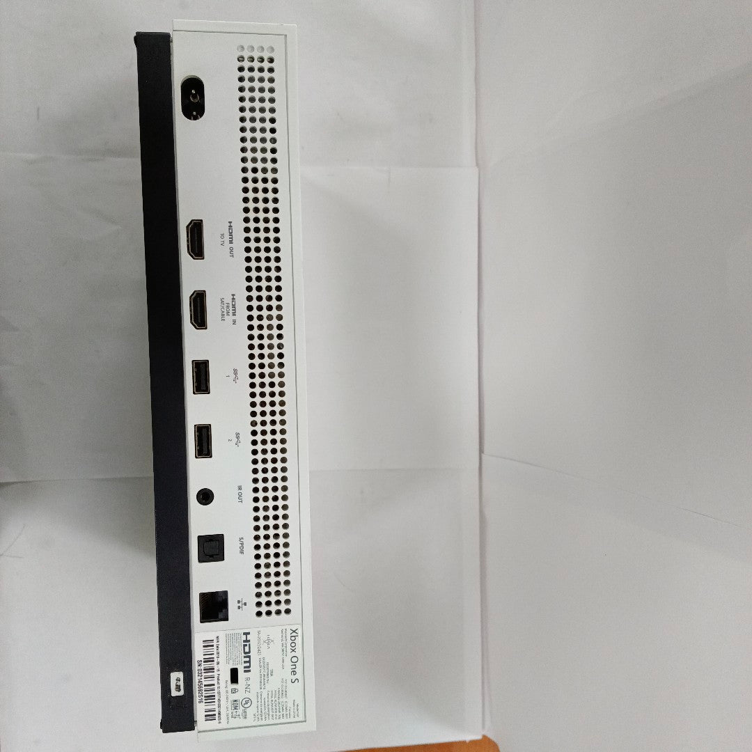 CONSOLA DE VIDEOJUEGO MICROSOFT XBOX ONE S 1 TB (SEMINUEVO)