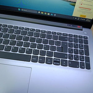 LAPTOP LENOVO IDEAPAD 1 15IGL7 (2024) 256 GB SSD 8 GB RAM (SEMINUEVO)