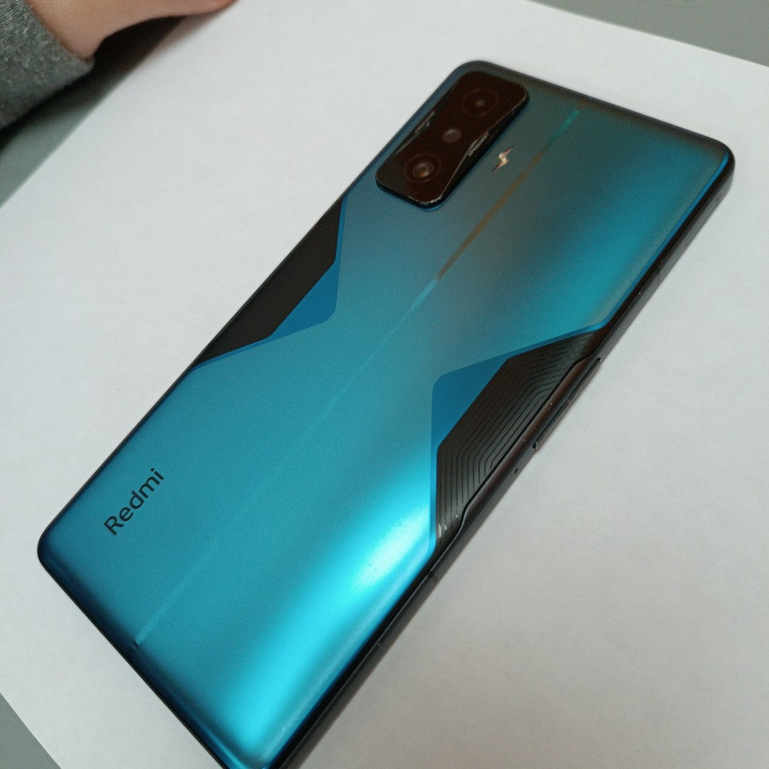 CELULAR XIAOMI POCO F4 GT 21121210G 256 GB 12 GB RAM (SEMINUEVO)