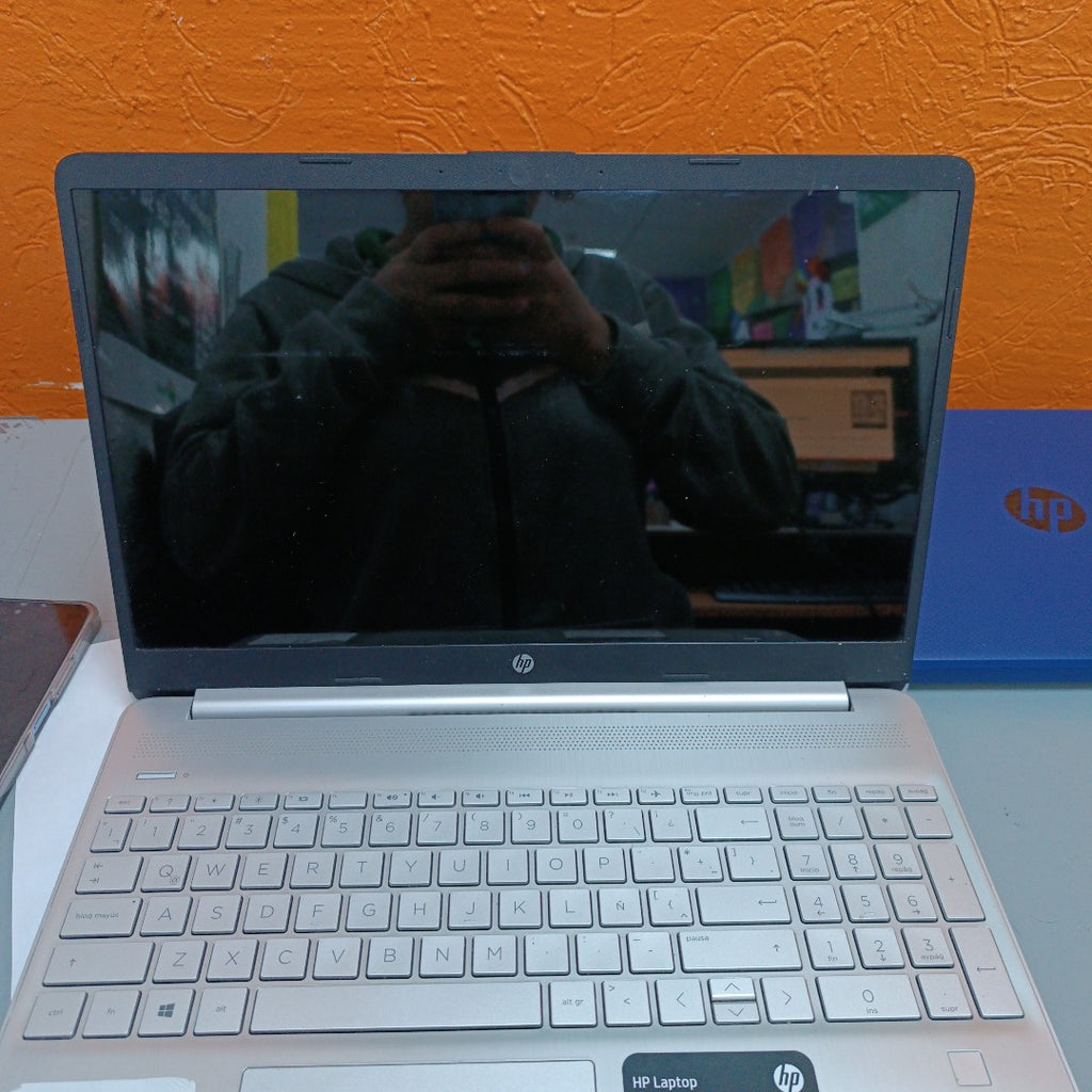 LAPTOP HP 15-DY0016LA (2023) 256 GB 12 GB RAM (SEMINUEVO)