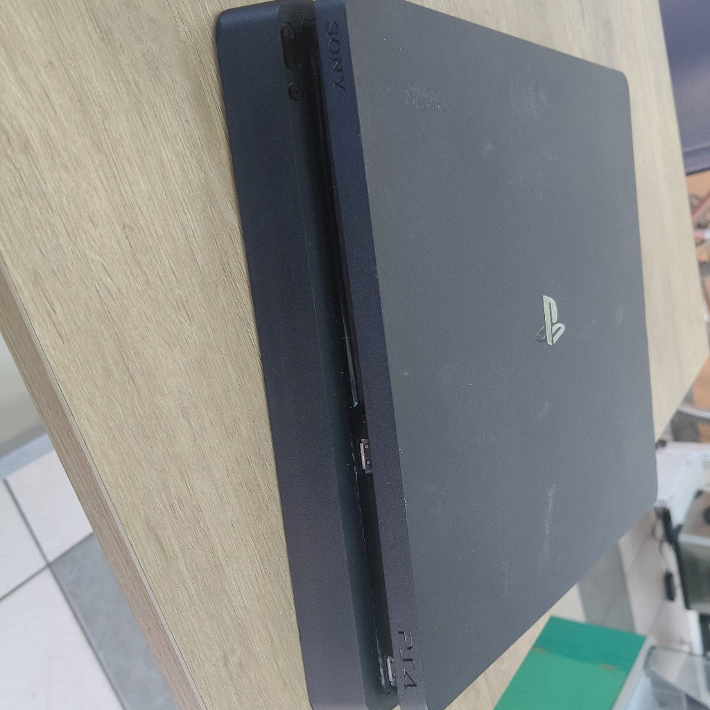 CONSOLA DE VIDEOJUEGO SONY PS4 SLIM 1 TB (SEMINUEVO)