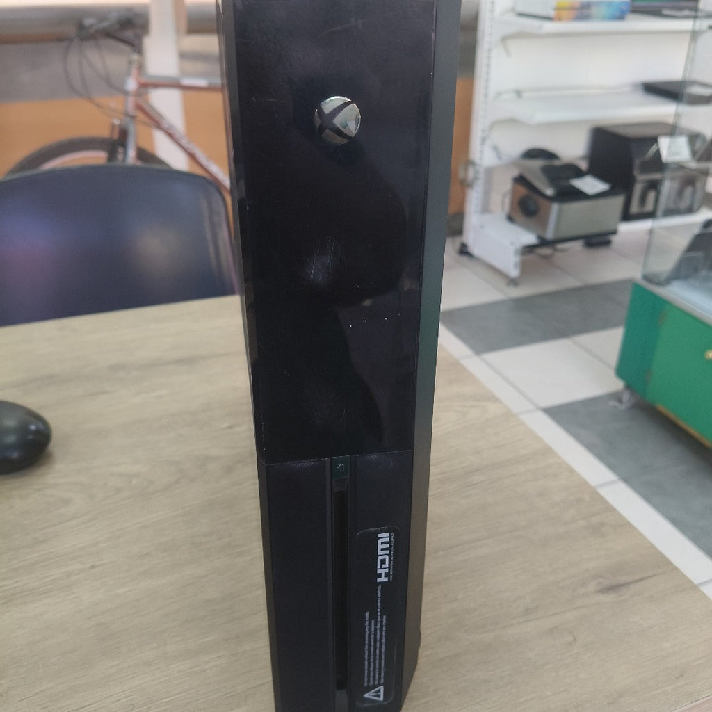 CONSOLA DE VIDEOJUEGO MICROSOFT XBOX ONE 1 TB (SEMINUEVO)