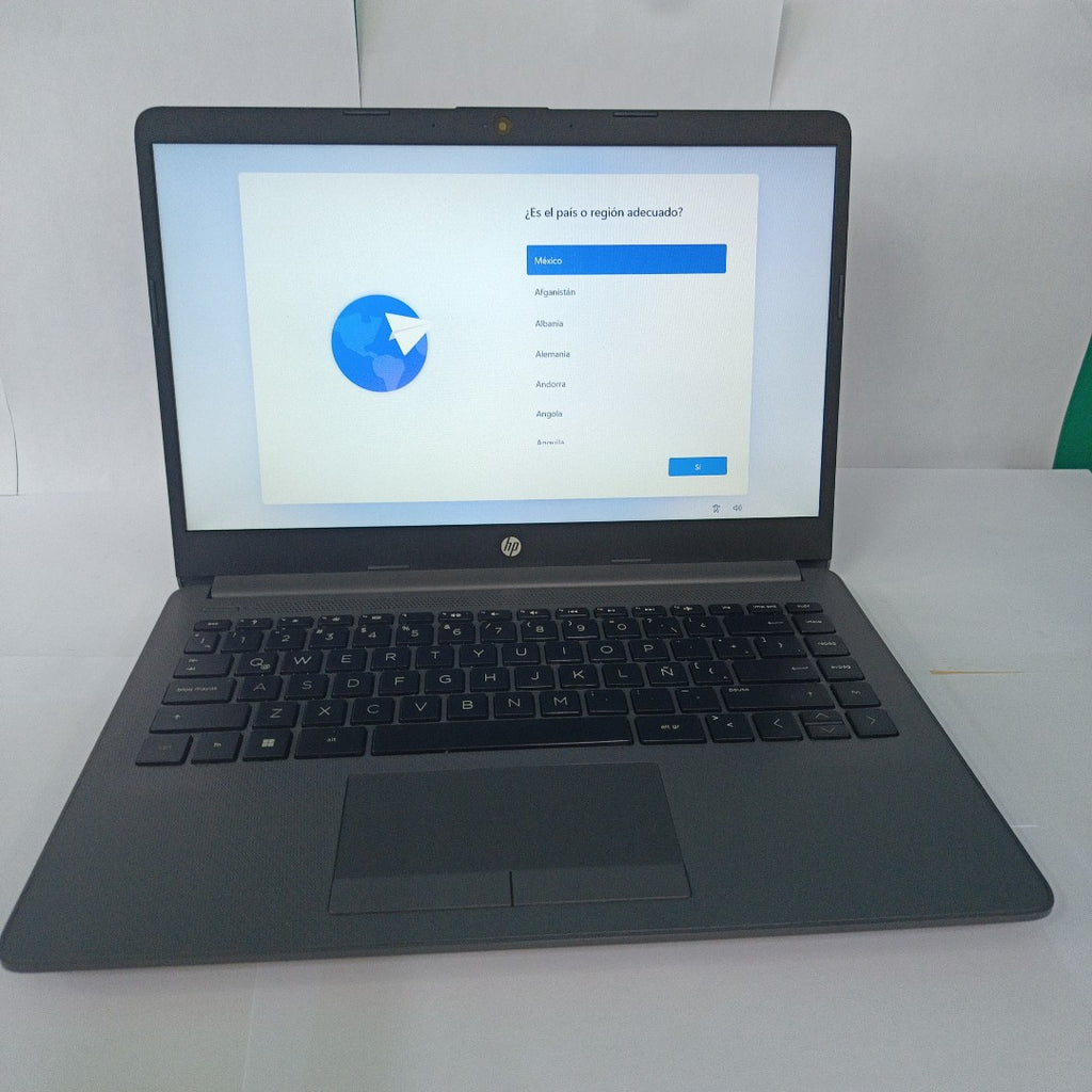 LAPTOP HP 245 G9 (2024) 512 GB SSD 16 GB RAM (SEMINUEVO)