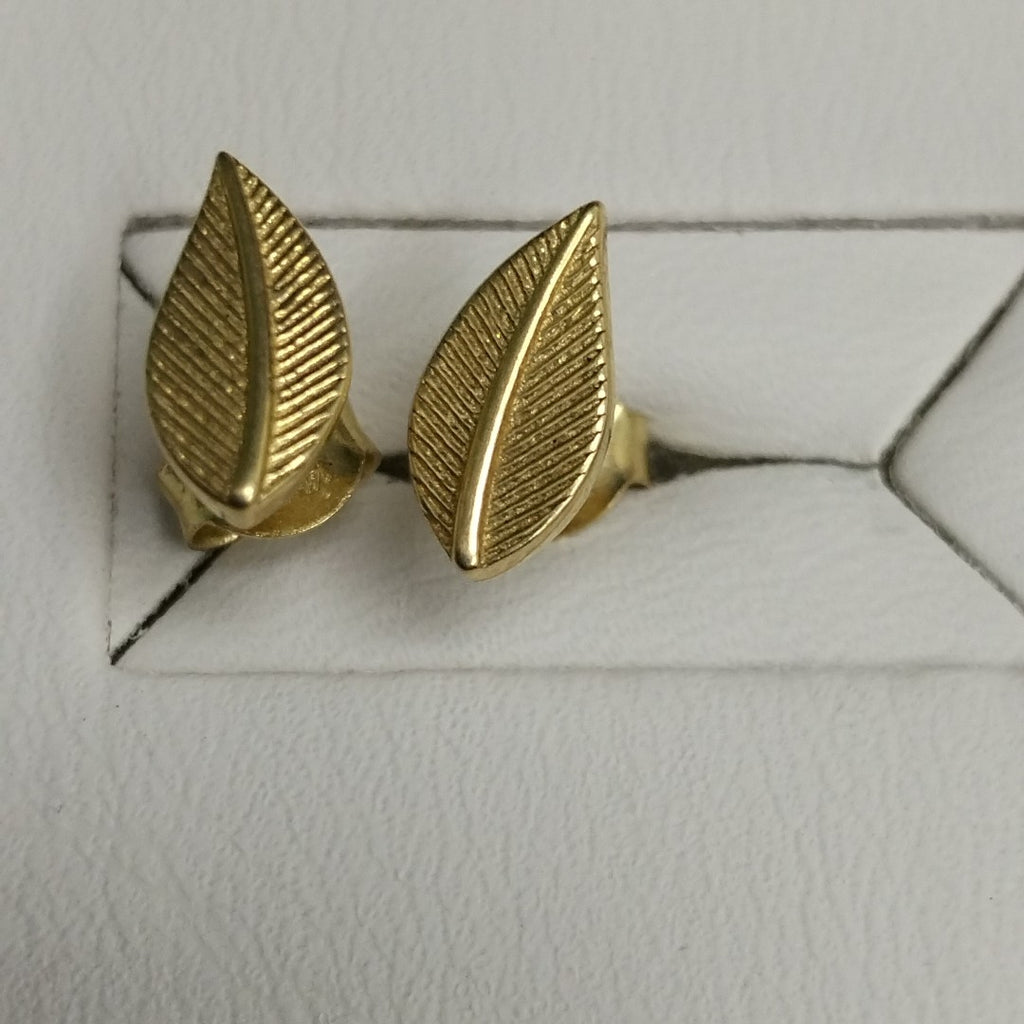 10092BRO00000B632 FRD5 BROQUEL EN FORMA DE HOJA O/A ORO 14K 1.2GRS (NUEVO)