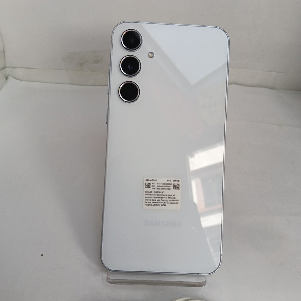 CELULAR SAMSUNG GALAXY A55 5G SM-A556E (2024) 256 GB 8 GB RAM (SEMINUEVO)