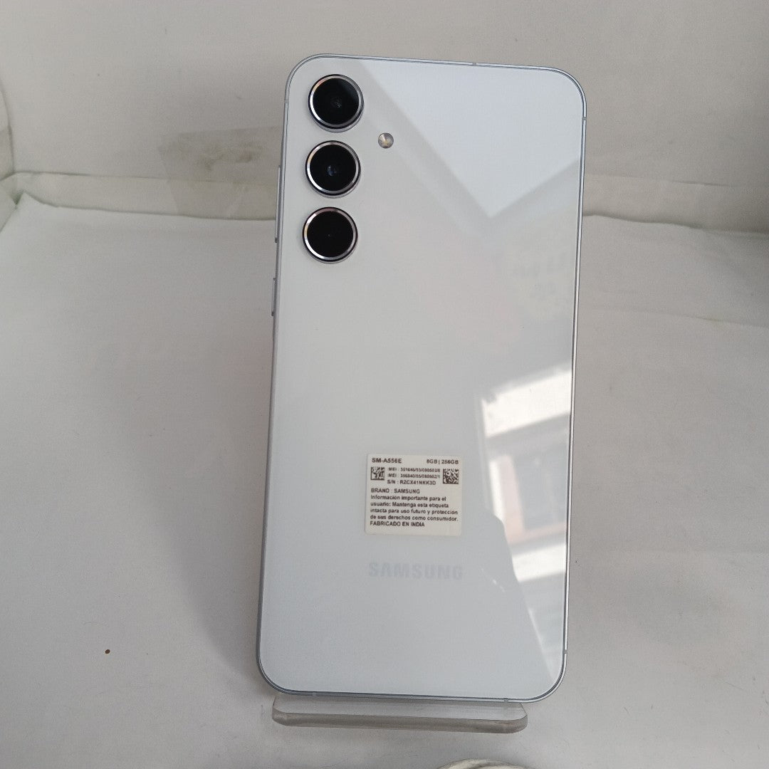 CELULAR SAMSUNG GALAXY A55 5G SM-A556E (2024) 256 GB 8 GB RAM (SEMINUEVO)