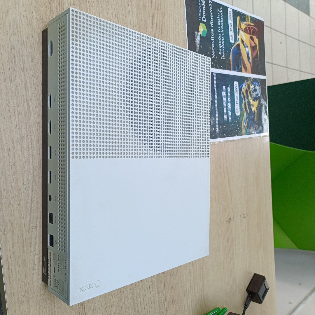 CONSOLA DE VIDEOJUEGO MICROSOFT XBOX ONE S 500 GB  (SEMINUEVO)