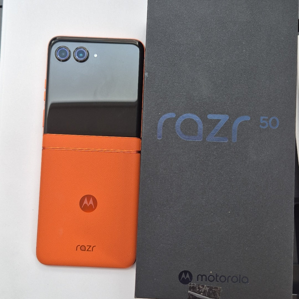 CELULAR MOTOROLA RAZR 50 5G XT2453-1 512 GB 12 GB RAM (SEMINUEVO)