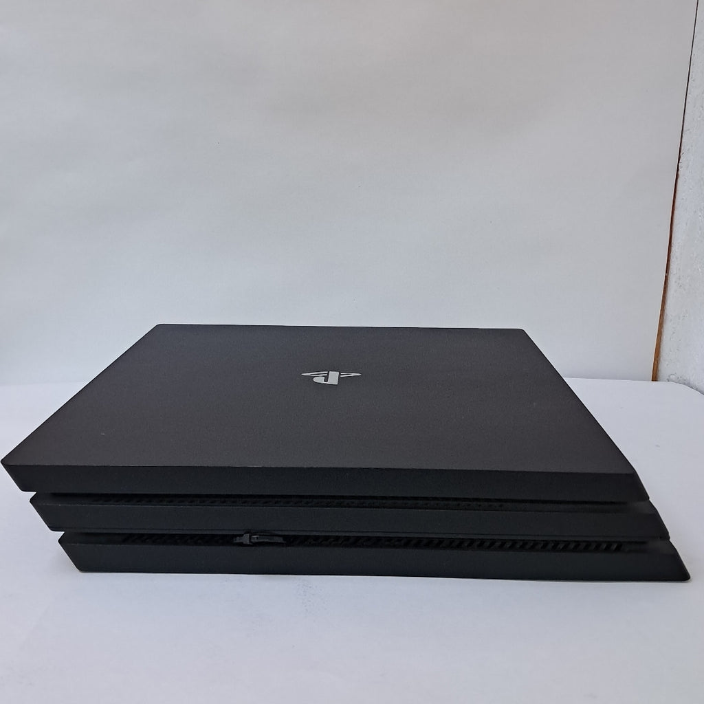 CONSOLA DE VIDEOJUEGO SONY PS4 PRO 1 TB (SEMINUEVO)