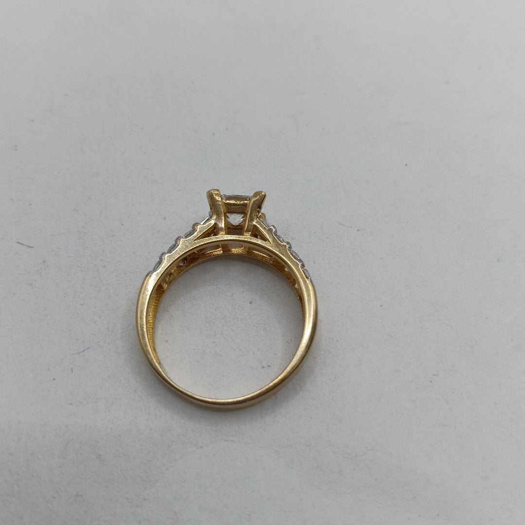 SOLITARIO. ORO. 14 K 3.8 GRMS (SEMINUEVO)