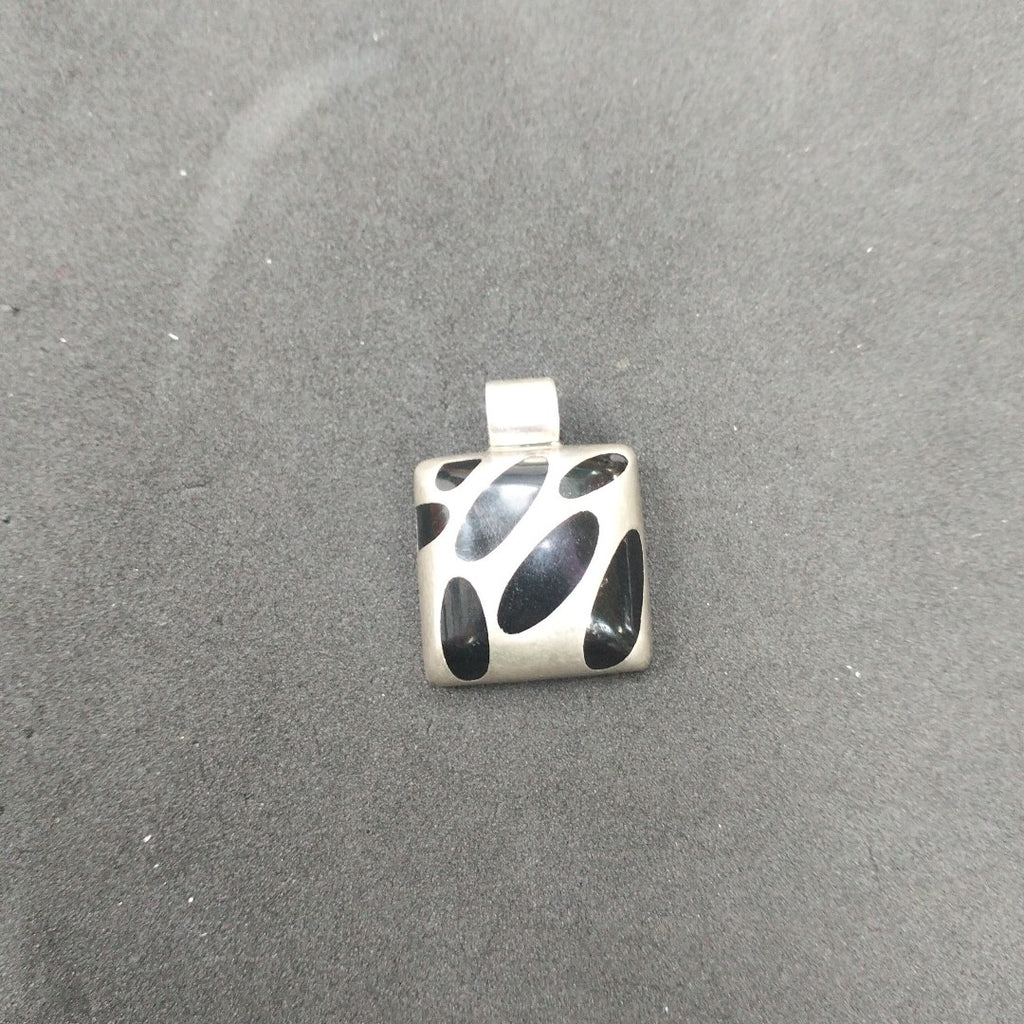 DIJE. PLATA. 27.8 GRMS (SEMINUEVO)