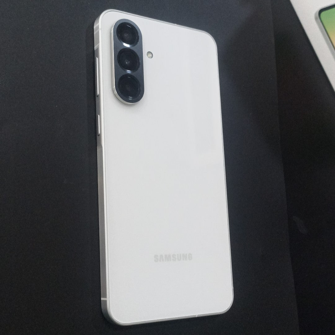 CELULAR SAMSUNG GALAXY A56 SM-A566E (2025) 256 GB 8 GB RAM (SEMINUEVO)