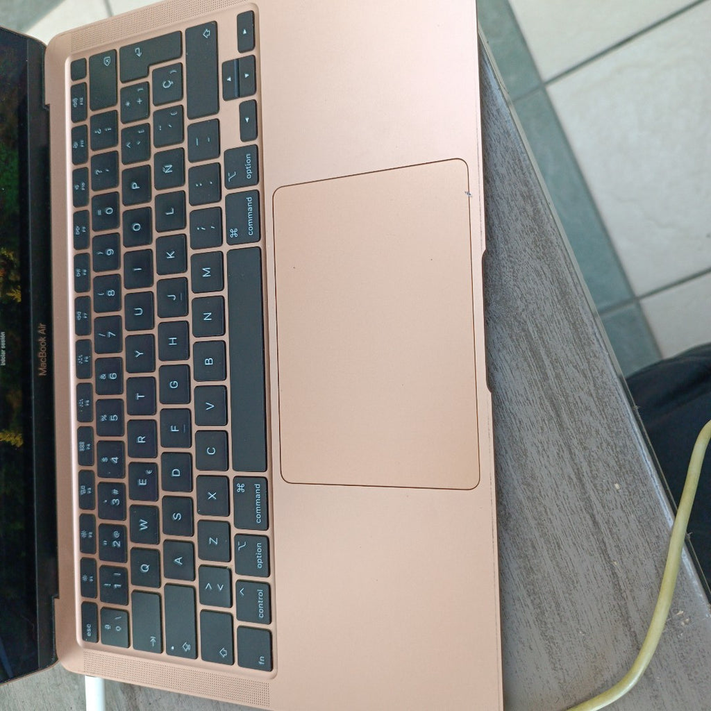 LAPTOP APPLE MACBOOK AIR 13" 2020 1.1 A2179 256 GB SSD 8 GB RAM (SEMINUEVO)