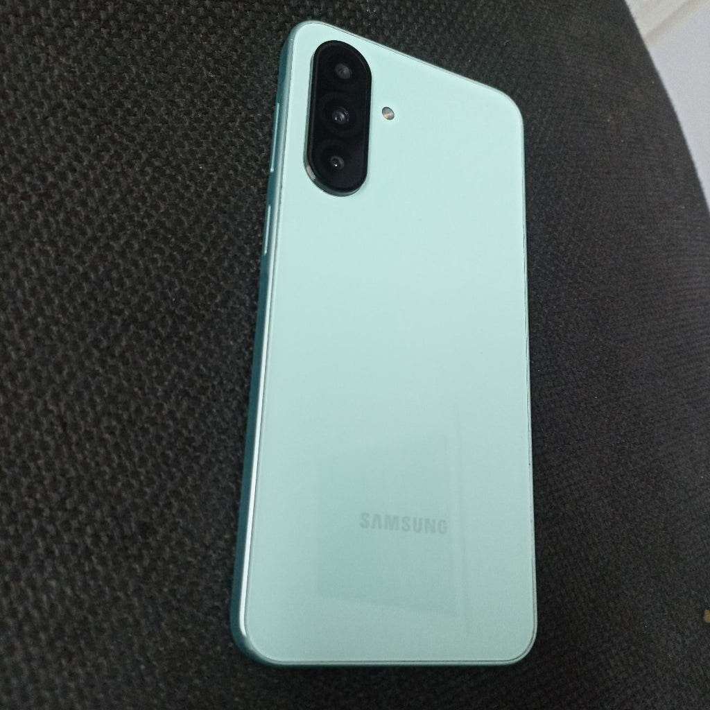 CELULAR SAMSUNG GALAXY A26 5G SM-A266M (2025) 128 GB 6 GB RAM (SEMINUEVO)