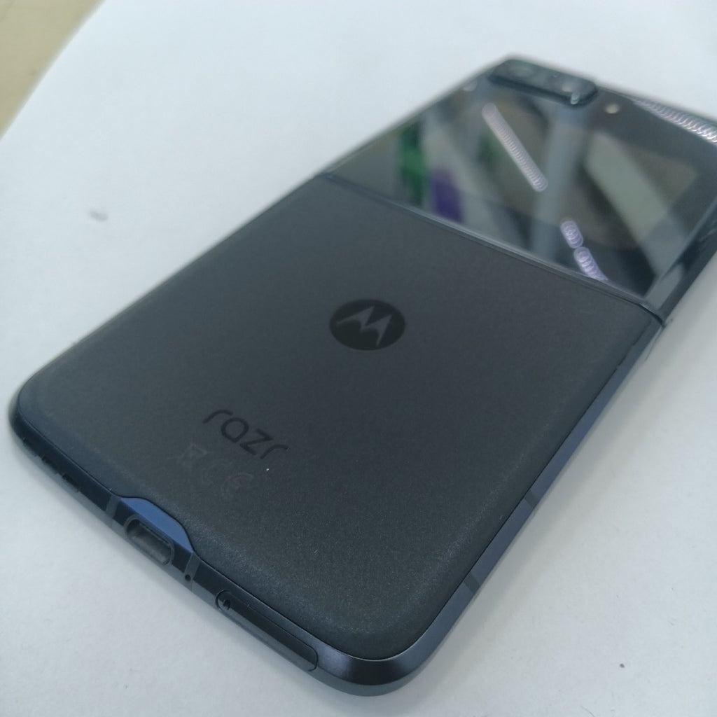 CELULAR MOTOROLA RAZR 22 XT2251-1 512 GB 12 GB RAM (SEMINUEVO)