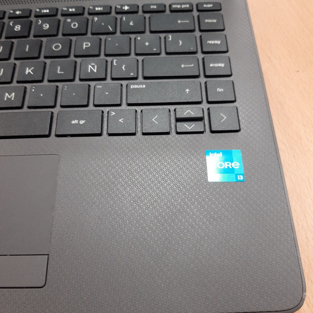 LAPTOP HP 240 G9 (2024) 256 GB SSD 8 GB RAM (SEMINUEVO)