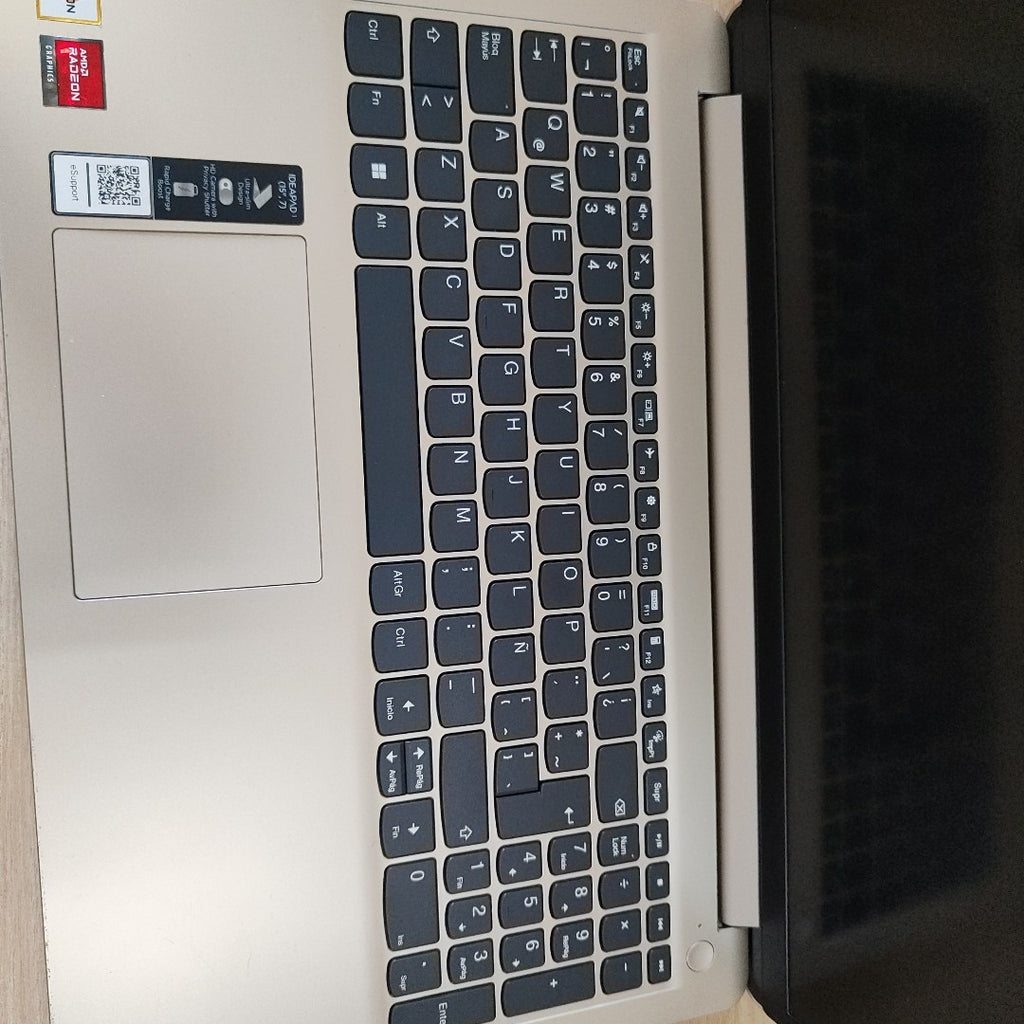 LAPTOP LENOVO IDEAPAD 1 15AMN7 (2023) 256 GB SSD 8 GB RAM (SEMINUEVO)