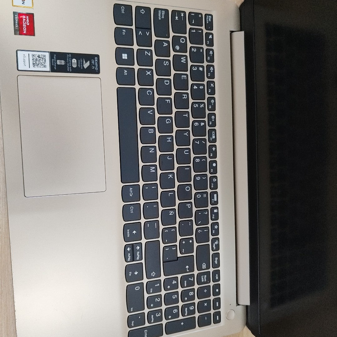 LAPTOP LENOVO IDEAPAD 1 15AMN7 (2023) 256 GB SSD 8 GB RAM (SEMINUEVO)