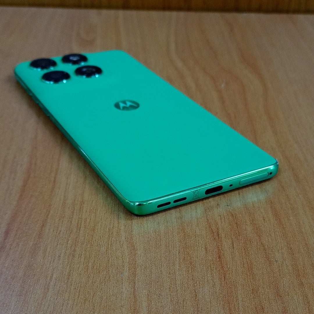 CELULAR MOTOROLA EDGE 60 XT2505-3 (2025) 512 GB 12 GB RAM (SEMINUEVO)