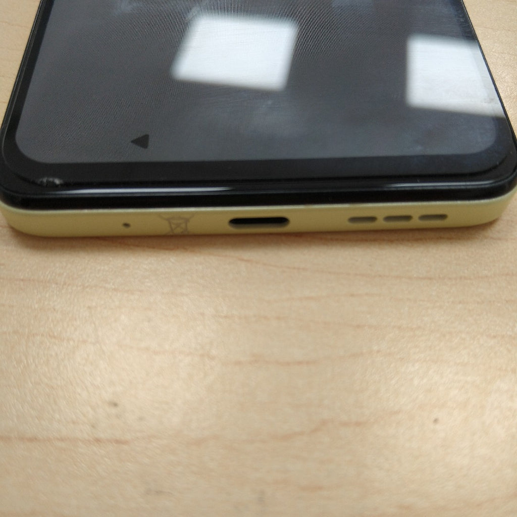 CELULAR MOTOROLA MOTO E14 XT2421-12 (2024) 64 GB 2 GB RAM (SEMINUEVO)