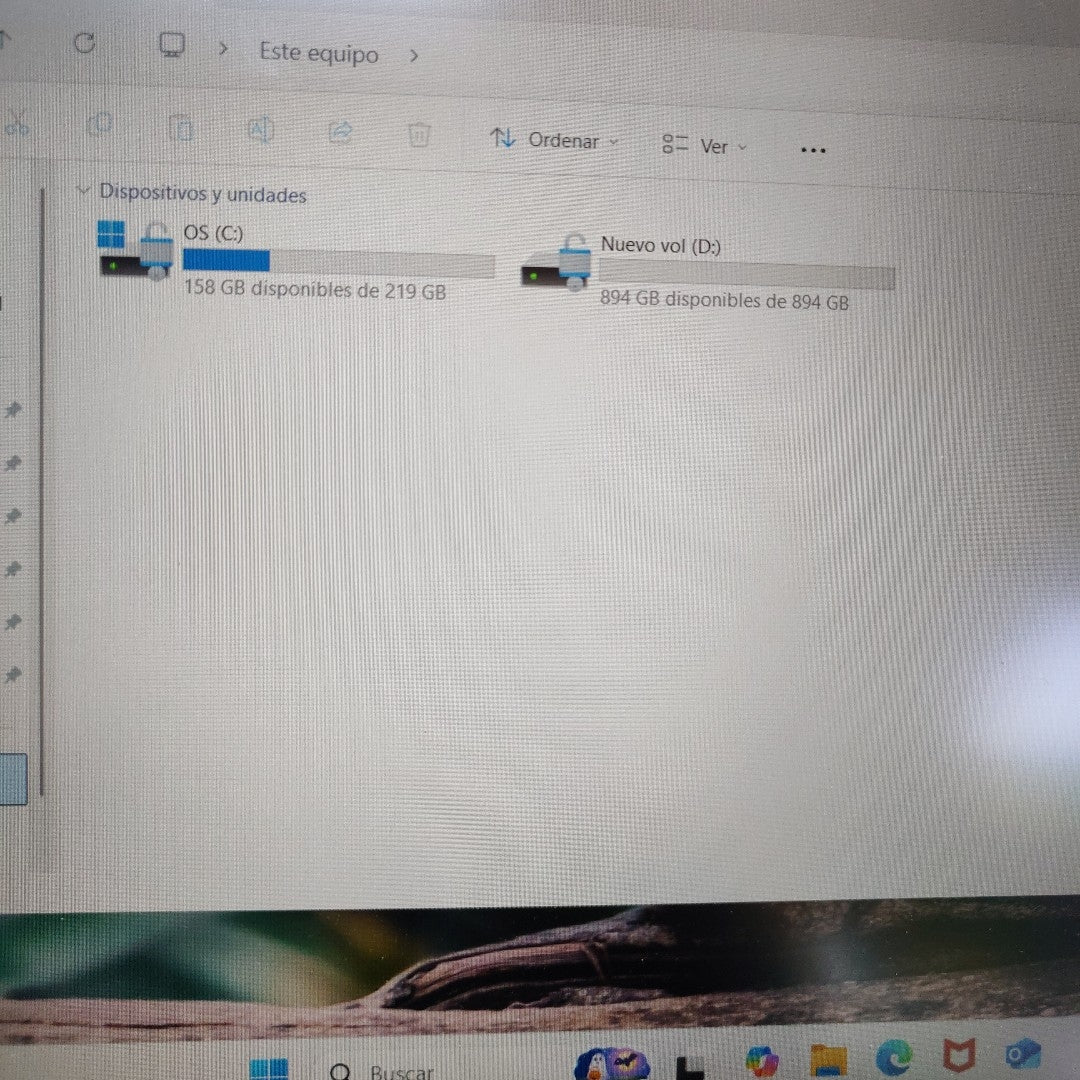 LAPTOP DELL INSPIRON 15 3525 (2023) 1 TB + 256 GB SSD 16 GB RAM (SEMINUEVO)