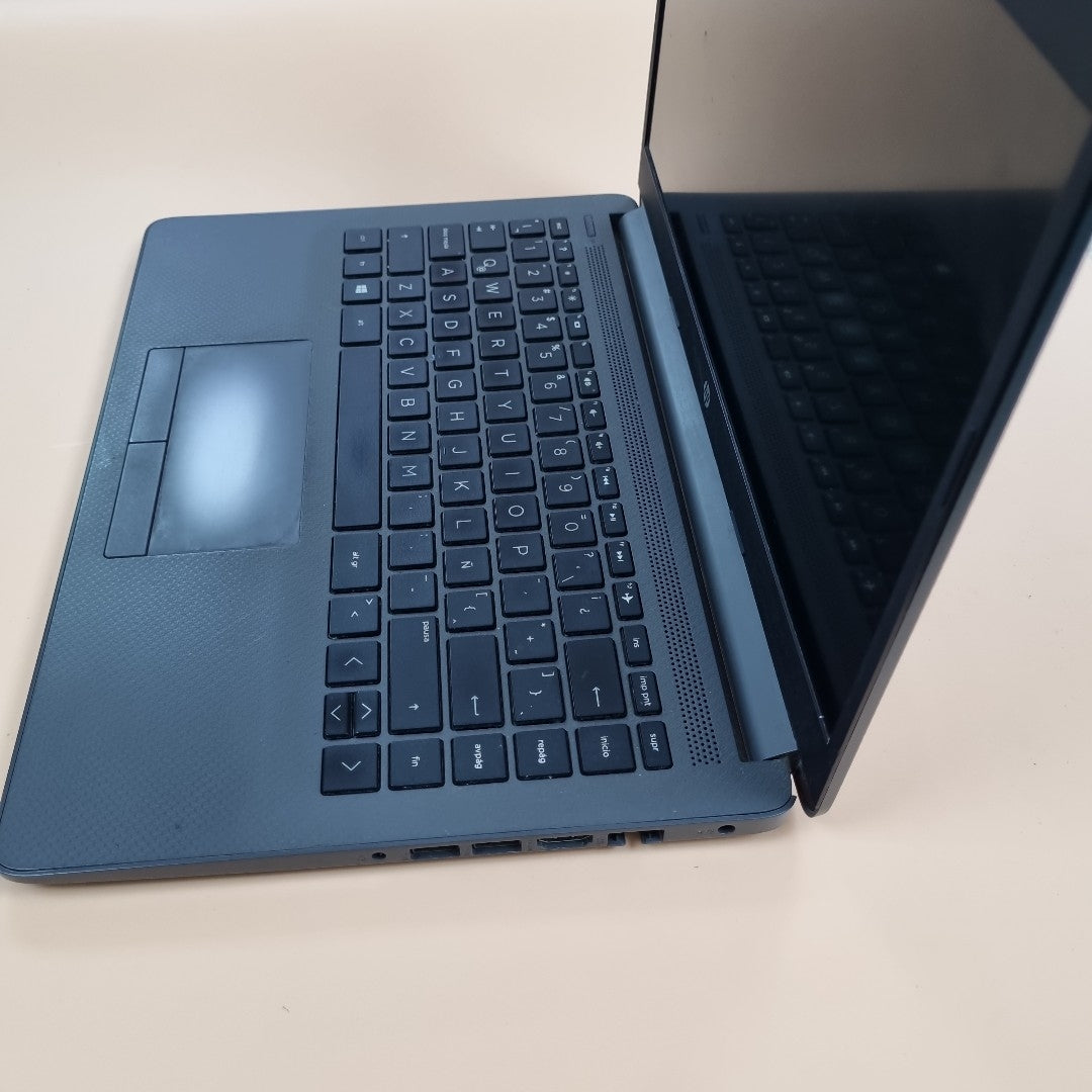 LAPTOP HP 240 G8 (2022) 256 GB SSD 4 GB RAM