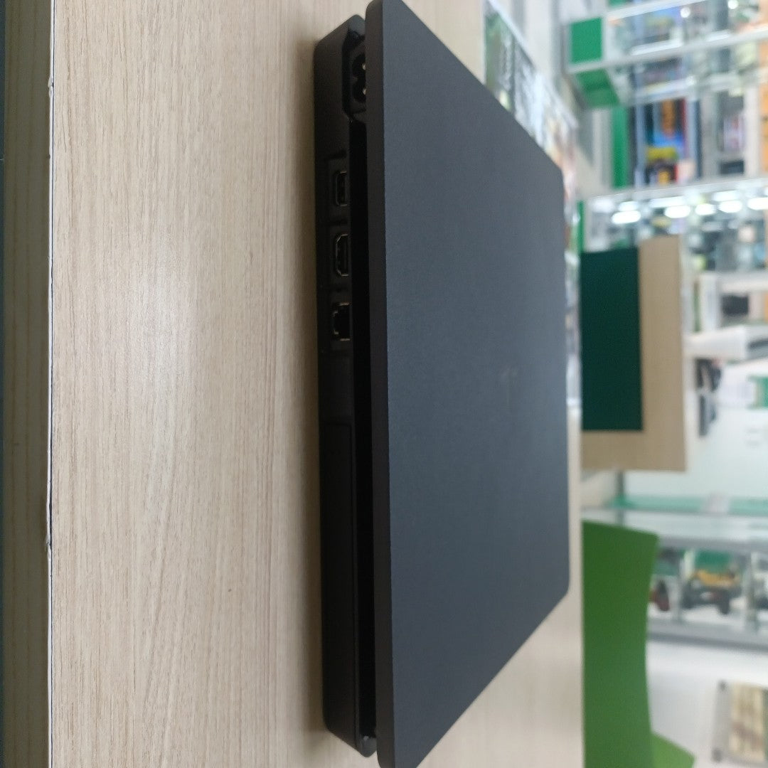 CONSOLA DE VIDEOJUEGO SONY PS4 1 TB (SEMINUEVO)