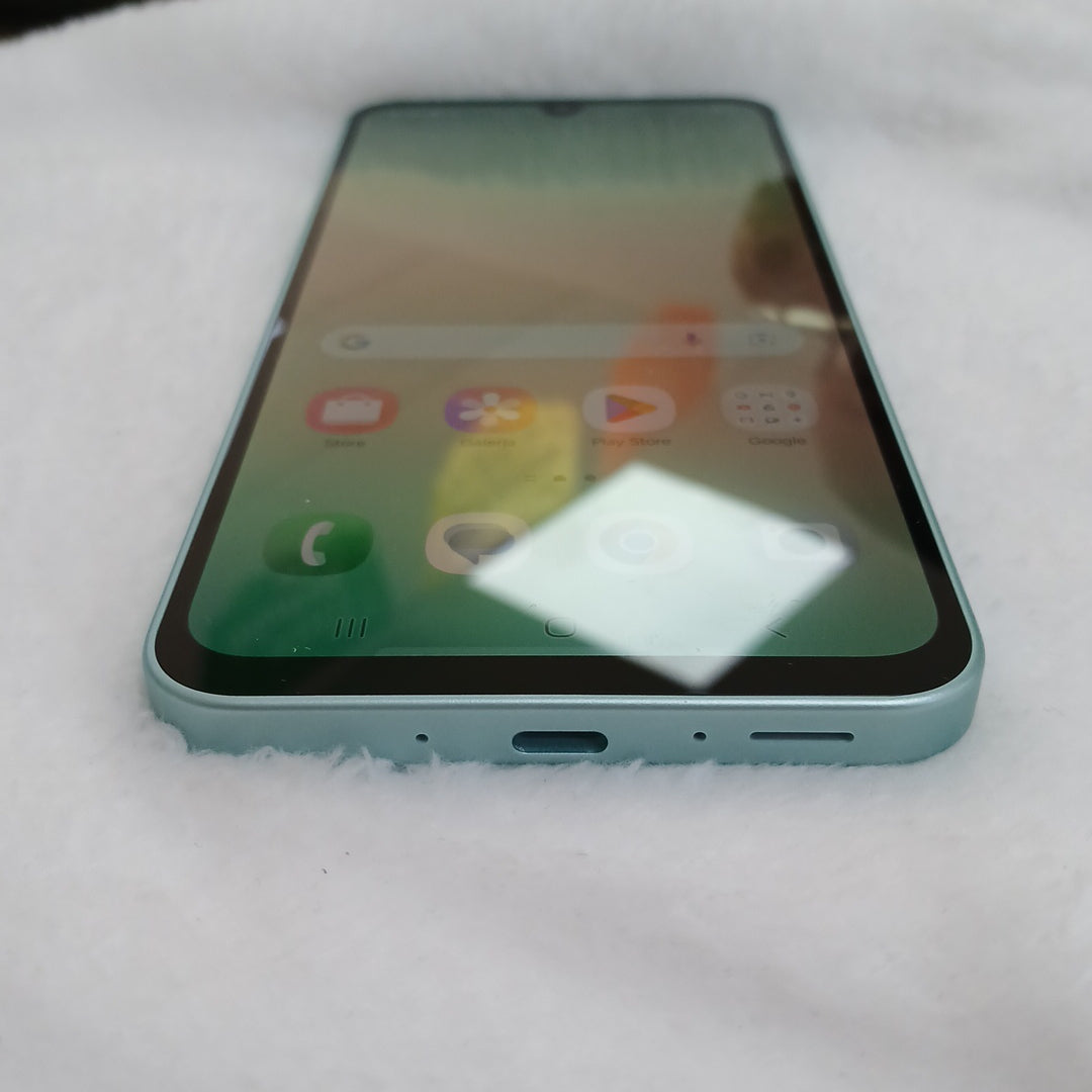 CELULAR SAMSUNG GALAXY A26 5G SM-A266M (2025) 128 GB 6 GB RAM (SEMINUEVO)