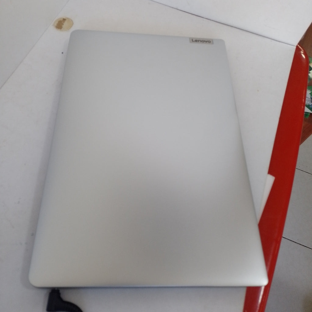 LAPTOP LENOVO IDEAPAD 1 15 IJL7 (2025) 256 GB SSD 8 GB RAM (SEMINUEVO)