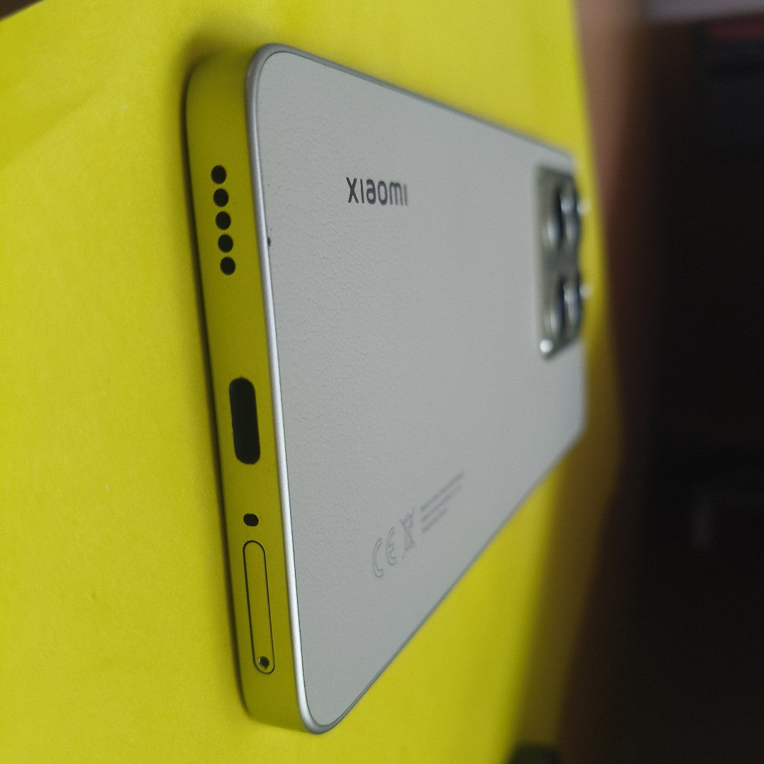 CELULAR XIAOMI 14T 5G 2406APNFAG (2024) 512 GB 12 GB RAM (SEMINUEVO)