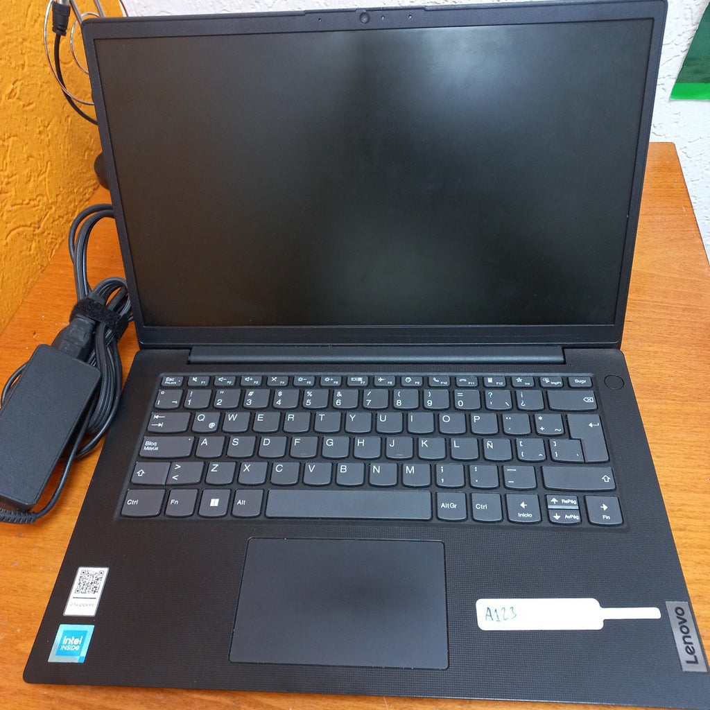 LAPTOP LENOVO V14 G2 IJL (2023) 256 GB SSD 4 GB RAM (SEMINUEVO)