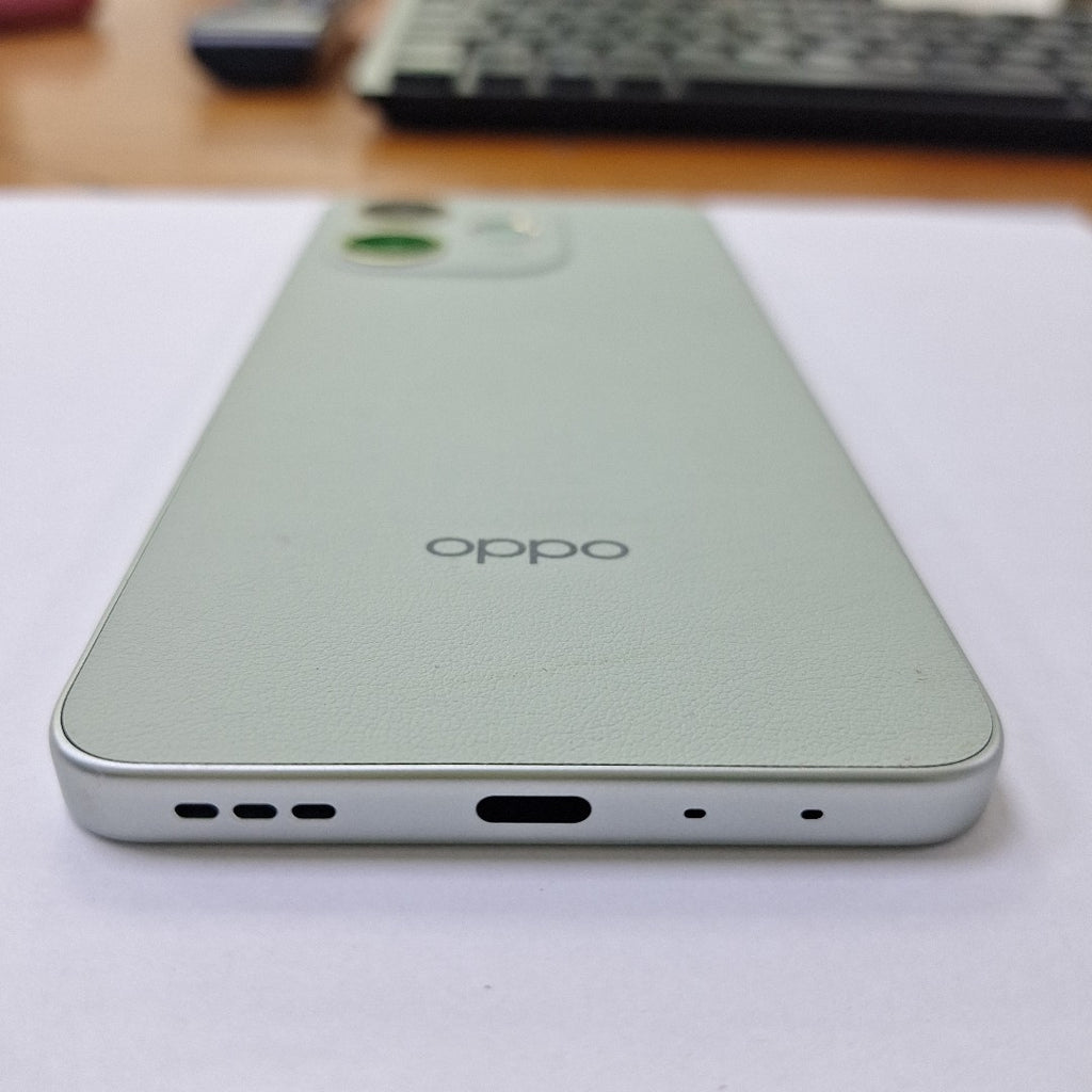 CELULAR OPPO  A5 PRO CPH2711 (2025) 256 GB 8 GB RAM (SEMINUEVO)